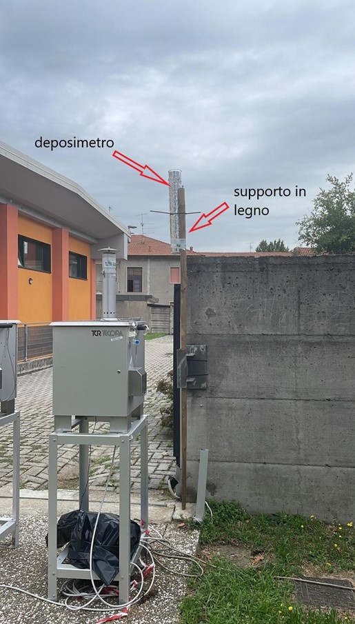 deposimetro su supporto di legno